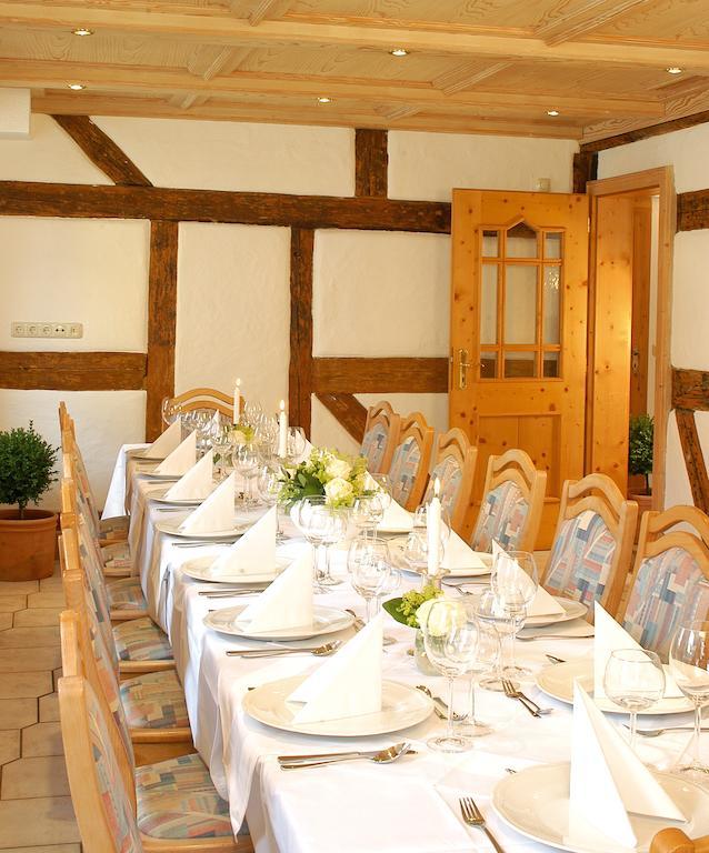 Landgasthof Und Hotel Weisser Loewe Eckental Exterior foto