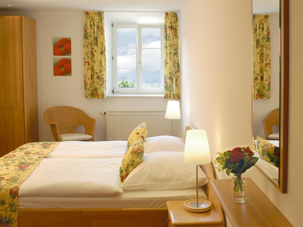Landgasthof Und Hotel Weisser Loewe Eckental Quarto foto