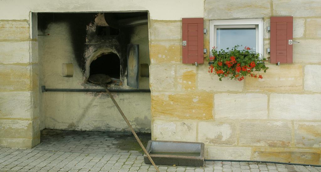 Landgasthof Und Hotel Weisser Loewe Eckental Exterior foto