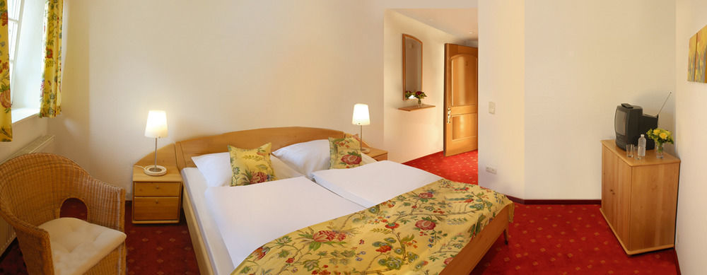 Landgasthof Und Hotel Weisser Loewe Eckental Exterior foto