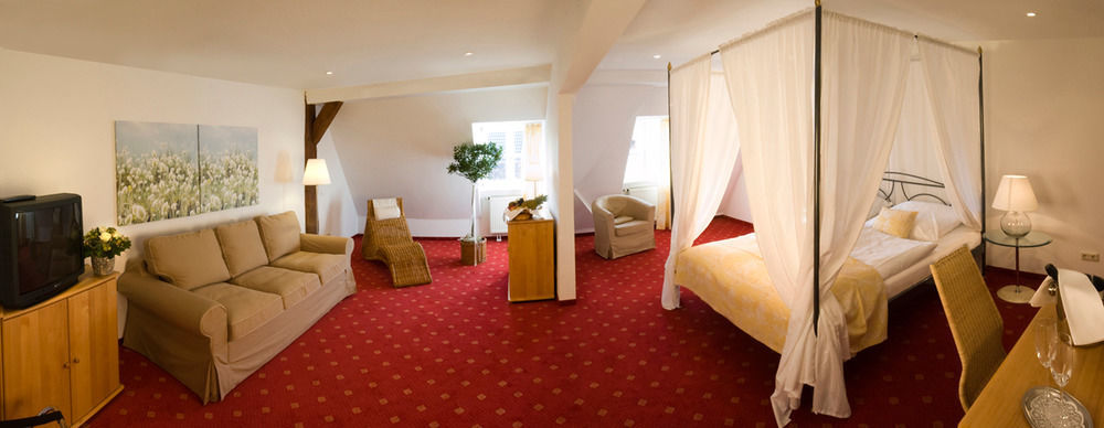 Landgasthof Und Hotel Weisser Loewe Eckental Exterior foto